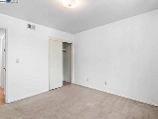 56 Edgewood Ct, Daly City CA: https://media.crmls.org/mediaz/08e29554-d245-444d-b2cc-9a85ef51ef5a.jpg