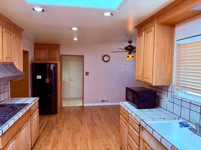 1389 Chelsea Drive, Los Altos CA: https://media.crmls.org/mediaz/08e2d2d1-077f-4967-ae9c-0617509ee064.jpg