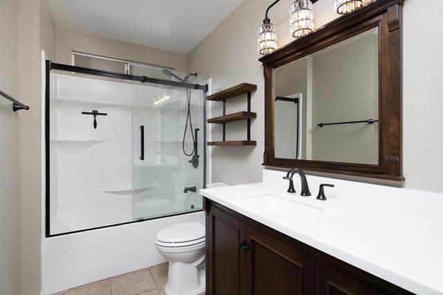 1355 Franklin Lane, Ramona CA: https://media.crmls.org/mediaz/08e39524-2542-4ea6-bbcc-0527f780c7bd.jpg