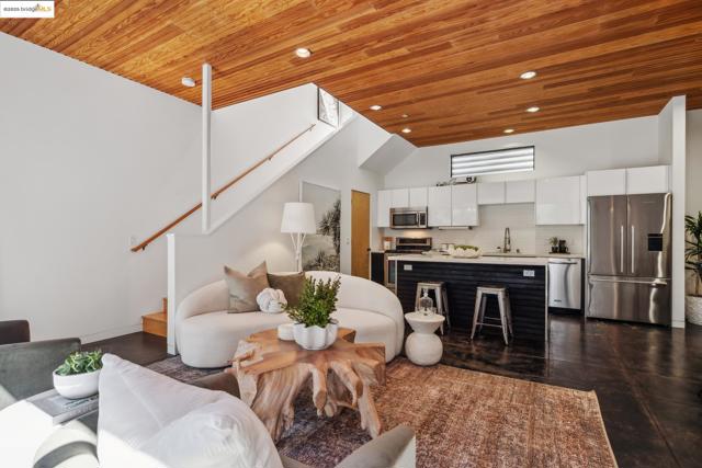 2010 9th St, Berkeley CA: https://media.crmls.org/mediaz/08e3b99b-f7bd-4b30-8eab-708d7e3fe21e.jpg