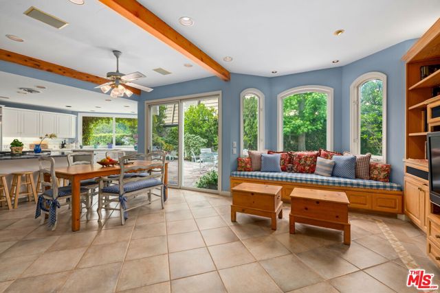 17152 Avenida De Santa Ynez, Pacific Palisades CA: https://media.crmls.org/mediaz/08e42fa5-d920-4585-9222-b4e9ebd8e026.jpg