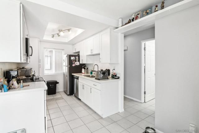 6540 College Grove Dr, San Diego CA: https://media.crmls.org/mediaz/08e4a373-cecb-43b1-a094-639c89cbf135.jpg