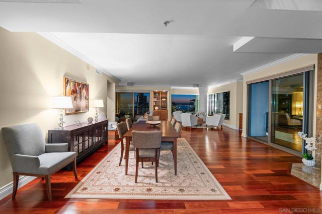 645 Front St, San Diego CA: https://media.crmls.org/mediaz/08e4a750-3f25-42f2-b49b-af830d8c578b.jpg