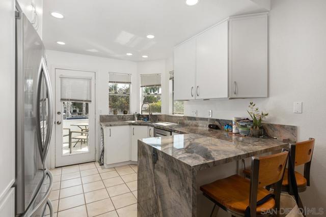 972 8 Sapphire St, San Diego CA: https://media.crmls.org/mediaz/08e55a05-ecdd-411c-a34b-8f044a0290e9.jpg