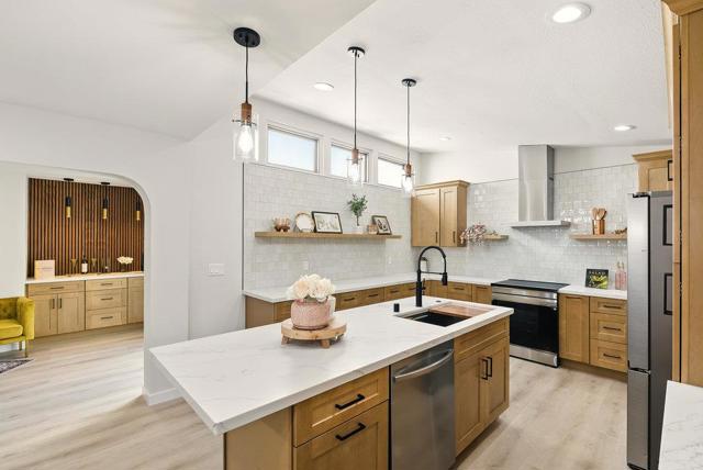 1180 Peterson Drive, Gilroy CA: https://media.crmls.org/mediaz/08e55eb0-baf4-4f5a-ab67-77cb867d05e4.jpg