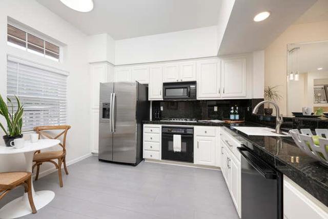 733 Swallowtail Court, Brisbane CA: https://media.crmls.org/mediaz/08e5d7a3-6e92-4888-a1df-9da4e234b767.jpg