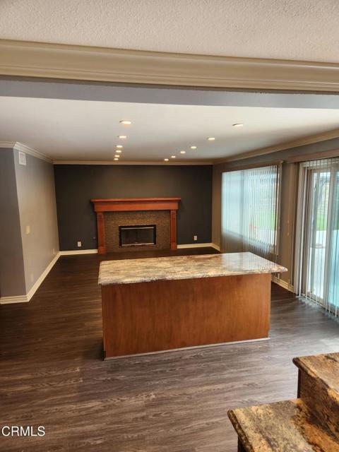 13644 Deering Lane, Moorpark CA: https://media.crmls.org/mediaz/08e5daf1-933d-4e73-848b-03d8c68712f3.jpg