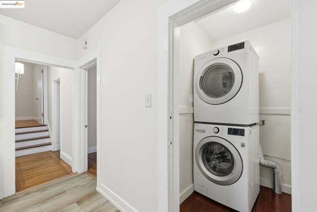 2430 27th Ave Unit D, Oakland CA: https://media.crmls.org/mediaz/08e5e6a6-6385-43ca-b008-bed2fae56b58.jpg