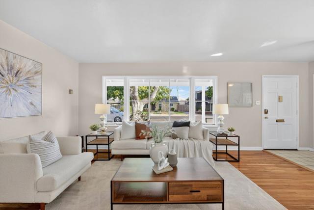876 Sunset Drive, Santa Clara CA: https://media.crmls.org/mediaz/08e60401-1c73-4836-9a79-74210d21ca3d.jpg