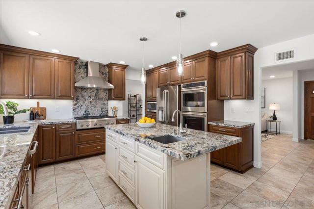 5865 Snowbond Ct, San Diego CA: https://media.crmls.org/mediaz/08e625a2-f4bb-4352-9178-f0da5e297421.jpg