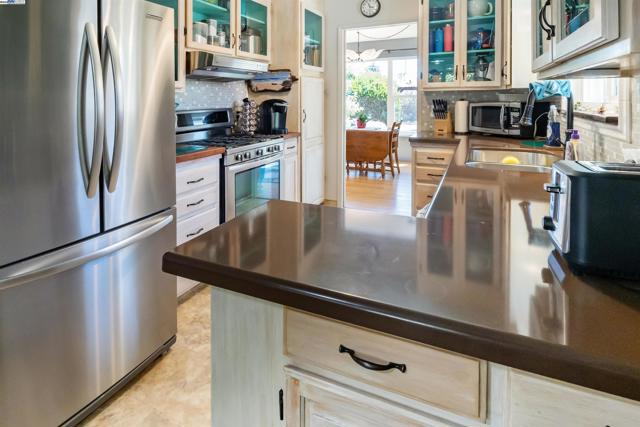 4670 Eggers Dr, Fremont CA: https://media.crmls.org/mediaz/08e65938-c0e3-418c-bb45-148f0107f6a8.jpg