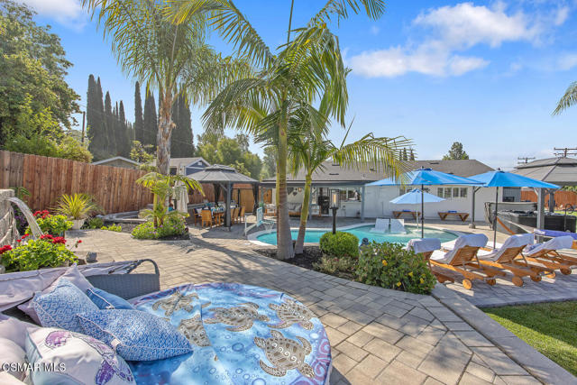 1233 Calle Olmo, Thousand Oaks CA: https://media.crmls.org/mediaz/08e6a333-328d-47a5-a027-d3acc406ca3f.jpg