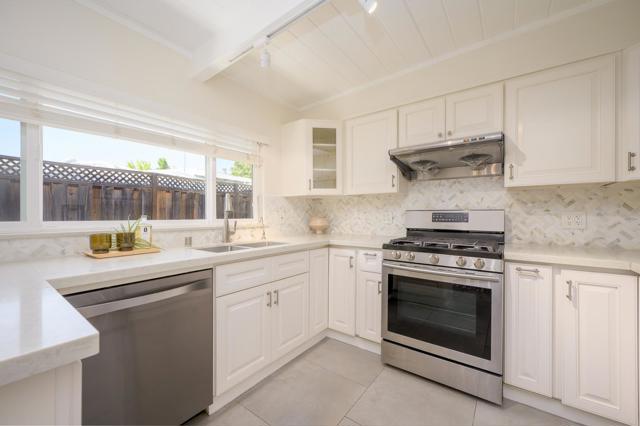 3222 Ramona Street, Palo Alto CA: https://media.crmls.org/mediaz/08e7be62-11c8-4438-873a-59f2bfcd276b.jpg