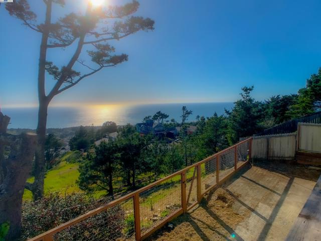 532 Heathcliff Dr, Pacifica CA: https://media.crmls.org/mediaz/08e7d026-8414-4369-9aac-70b3c34e10b7.jpg