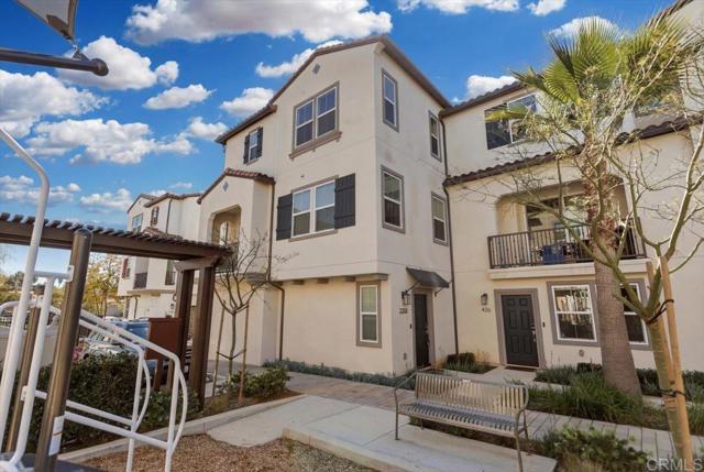 Detail Gallery Image 3 of 37 For 2323 Stardust, Escondido,  CA 92025 - 2 Beds | 2/1 Baths