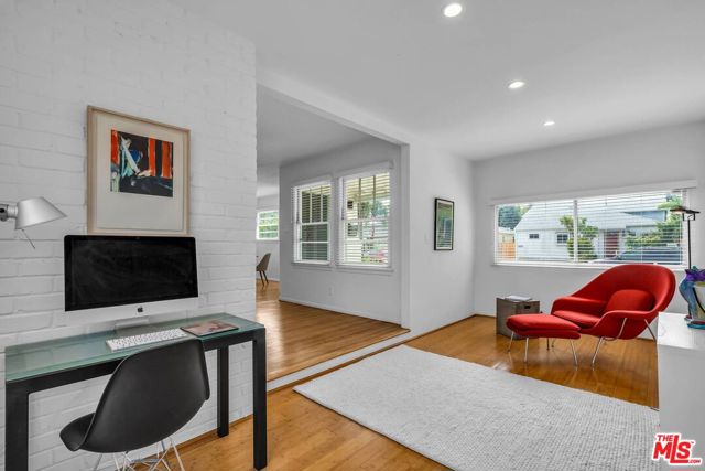 2330 Cloy Avenue photo 6