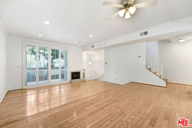 631 Strand Street, Santa Monica CA: https://media.crmls.org/mediaz/08e89888-2e6e-4815-a0c6-cedb16ef8296.jpg