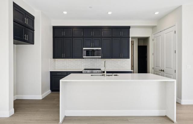 2425 Willow Way, San Mateo CA: https://media.crmls.org/mediaz/08e89e6a-e7ff-46ad-91fb-ea56da61fdb8.jpg