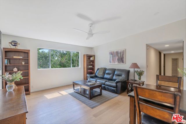 2160 Lake Shore Avenue, Los Angeles CA: https://media.crmls.org/mediaz/08e93f4e-2a25-48b9-bbce-270769d53b93.jpg