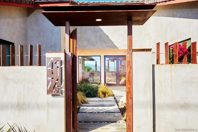 4176 E Arrieta Circle, La Mesa CA: https://media.crmls.org/mediaz/08e96aa3-473b-4ff8-aa80-6fe8b398122f.jpg