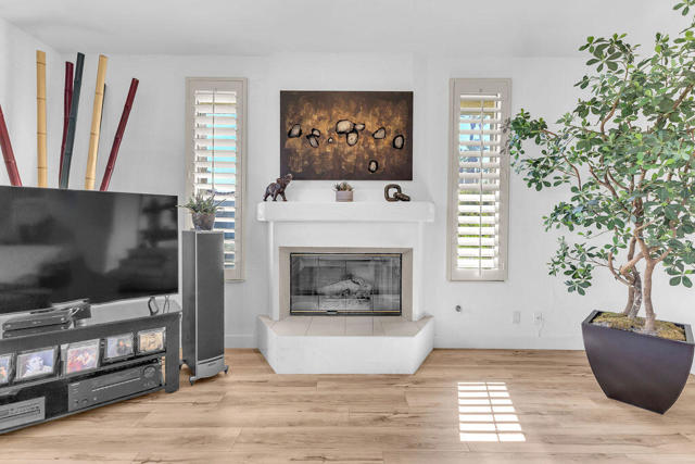 29 El Roble Court, Rancho Mirage CA: https://media.crmls.org/mediaz/08e9dc68-8028-4132-a2a5-f196f788deff.jpg