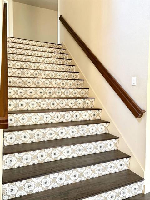 Image 5 of 55 For 672 Chateau Place