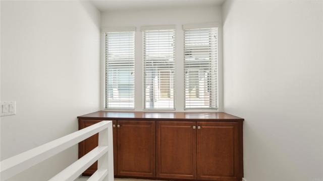 2510 Aperture Circle, San Diego CA: https://media.crmls.org/mediaz/08eabaad-123d-4a73-89de-4a551e2721c1.jpg
