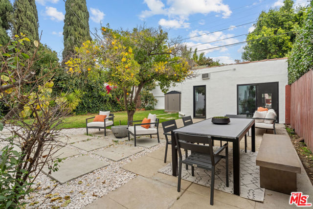 722 N La Jolla Avenue, Los Angeles CA: https://media.crmls.org/mediaz/08eb11cb-a3c5-44ec-a9ed-f0a44eabe0ea.jpg