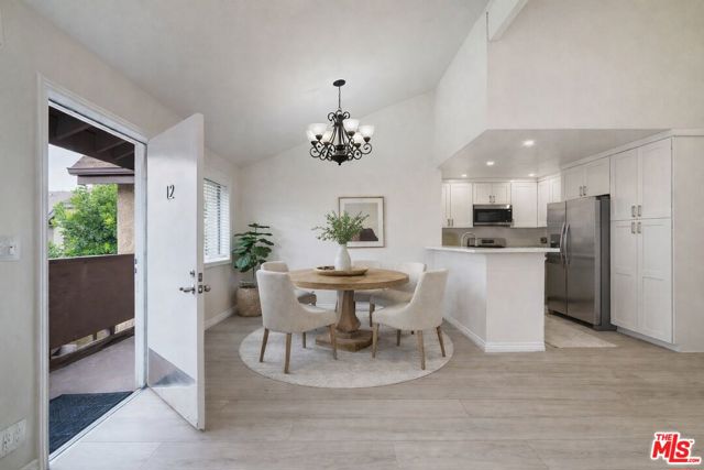 14821 Sherman Way, 12 photo 3