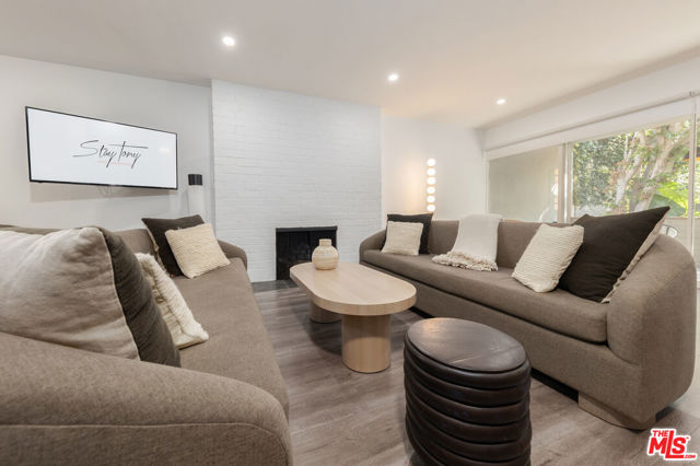 8917 W Cynthia Street, West Hollywood CA: https://media.crmls.org/mediaz/08eb548e-86dc-4359-96cb-cad03db28e73.jpg