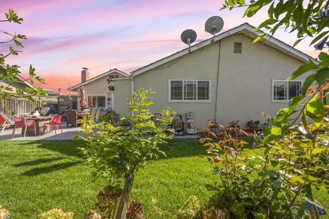 1797 W Campbell Avenue, Campbell CA: https://media.crmls.org/mediaz/08ebfa5d-d04a-4342-9f6b-c58703461277.jpg