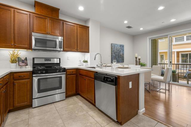 104 N Hummingbird Lane, San Mateo CA: https://media.crmls.org/mediaz/08ec22bc-1b65-461c-9cbc-fb141a05a829.jpg