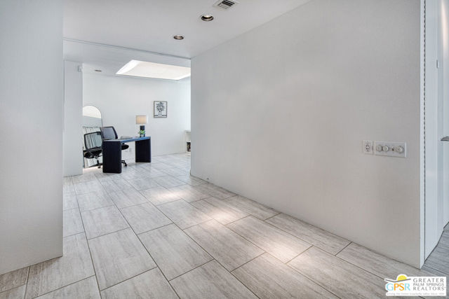 70120 Frank Sinatra Drive, Rancho Mirage CA: https://media.crmls.org/mediaz/08ecb2d8-3930-41da-886f-b8dca7f79072.jpg