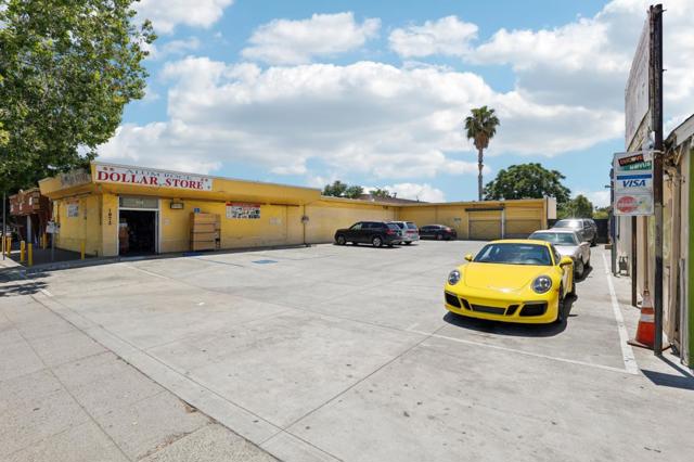 1972 1972 Alum Rock Avenue, San Jose CA: https://media.crmls.org/mediaz/08ee50f3-03dc-487c-bfff-222eabd24195.jpg