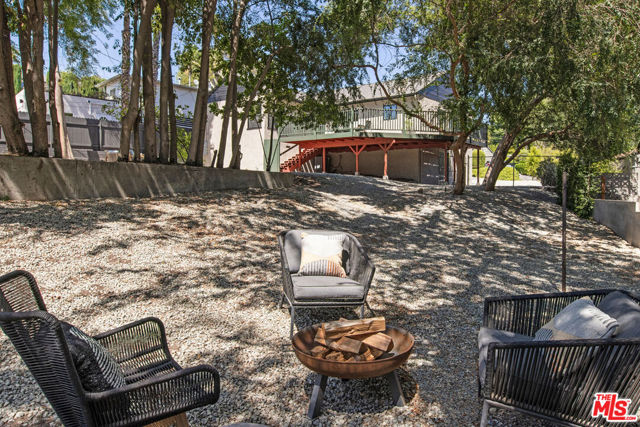 1327 Brampton Road, Los Angeles CA: https://media.crmls.org/mediaz/08eea66e-3736-453d-b2ff-f4fc8d67e907.jpg