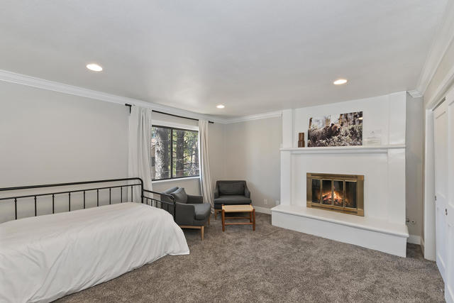 271 Bluebird Court, Big Bear CA: https://media.crmls.org/mediaz/08eef817-3fc3-40ce-9076-9faddc0e67f0.jpg
