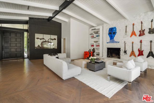 1100 Pine Drive, Beverly Hills CA: https://media.crmls.org/mediaz/08eefecb-efb2-4bcb-abf5-9efad0f09c0d.jpg
