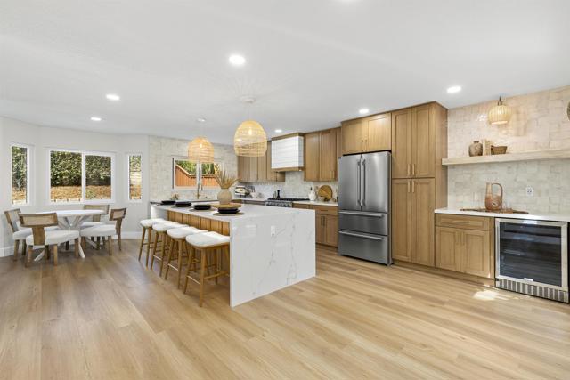 Detail Gallery Image 2 of 44 For 3936 Ambervale Ter, San Diego,  CA 92130 - 3 Beds | 2/1 Baths