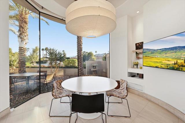 102 Waterford Circle, Rancho Mirage CA: https://media.crmls.org/mediaz/08ef4cac-407b-426f-a2a3-a0093ebd81de.jpg