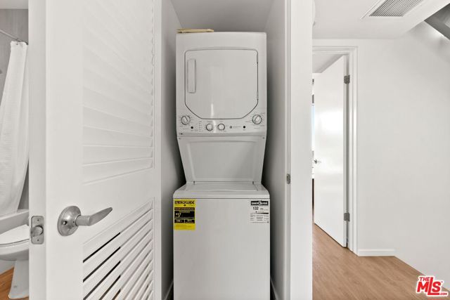 1244 14th Street, Santa Monica CA: https://media.crmls.org/mediaz/08f12503-bbef-4827-aa7b-0659d2cda8c6.jpg