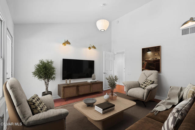 1984 Nettlebrook Street, Westlake Village CA: https://media.crmls.org/mediaz/08f1a4e2-c9dd-4756-90e6-39626363d359.jpg