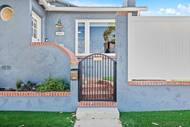 800 3rd St, Coronado CA: https://media.crmls.org/mediaz/08f20f4f-99da-4660-87e6-08bc7d8866a3.jpg