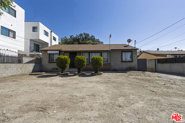 7626 Morella Avenue photo 2
