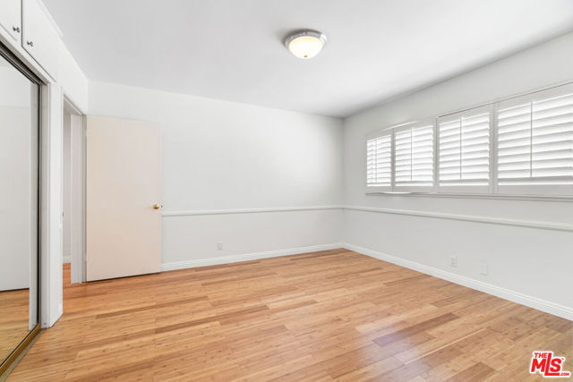 5210 S Corning Avenue, Los Angeles CA: https://media.crmls.org/mediaz/08f2abc5-af70-4c5a-a9e1-53c5bd8ac51b.jpg