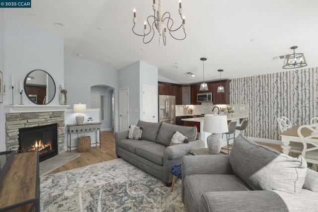304 Birch Ridge Dr, Rio Vista CA: https://media.crmls.org/mediaz/08f36ece-d6d1-464c-a8f2-12927b9994d5.jpg