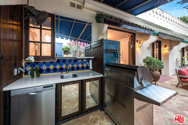 1925 Curson Place, Los Angeles CA: https://media.crmls.org/mediaz/08f3719d-4b4e-4c70-b094-10826d7324cd.jpg