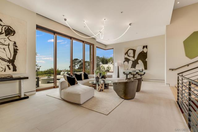 8070 La Jolla Scenic Dr N, La Jolla CA: https://media.crmls.org/mediaz/08f53d03-4d1c-4eb4-b5e0-b9f4b989462a.jpg