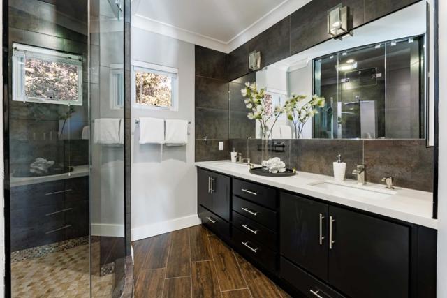 706 N San Antonio Road, Los Altos CA: https://media.crmls.org/mediaz/08f5b18a-dcc4-4b75-87fe-3b57302c3f33.jpg