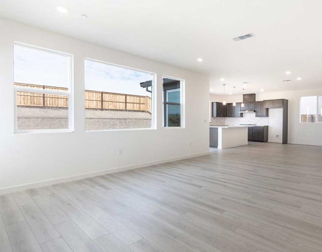 312 W Pasqua Court, Mountain House CA: https://media.crmls.org/mediaz/08f65c06-50eb-4850-a3c0-0bee114fcf13.jpg