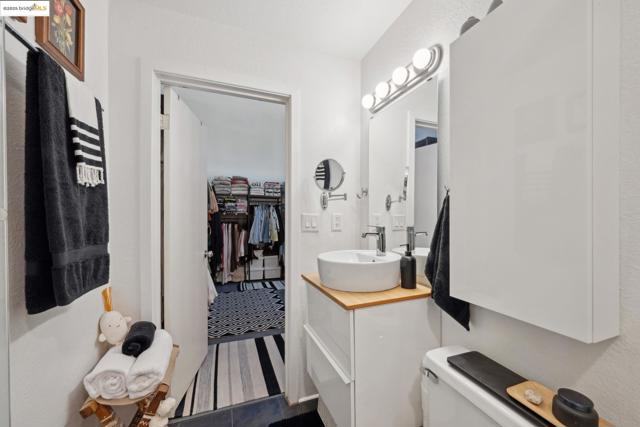 Image 16 of 32 For 4053 Harlan St  217